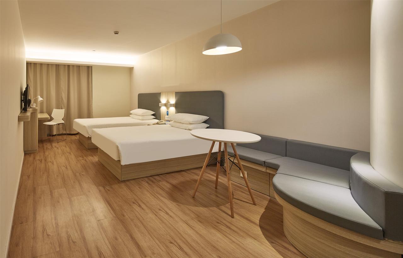 Hanting Express Changxing Island Phoenix Town Shanghai Exterior photo