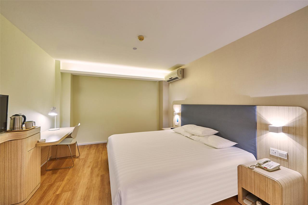 Hanting Express Changxing Island Phoenix Town Shanghai Exterior photo